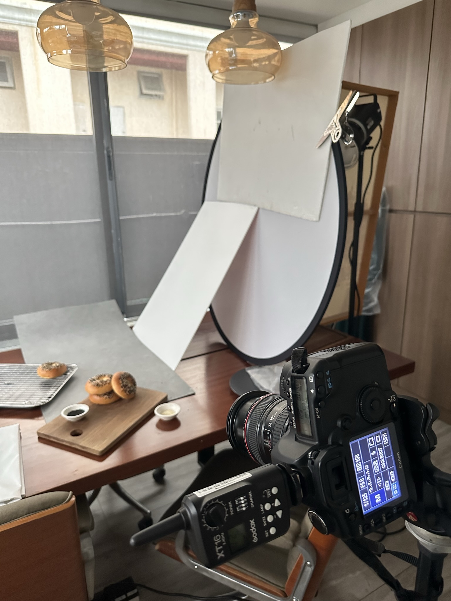 เบื้องหลังการจัดไฟและทำงานถ่ายภาพของ GOODWORK